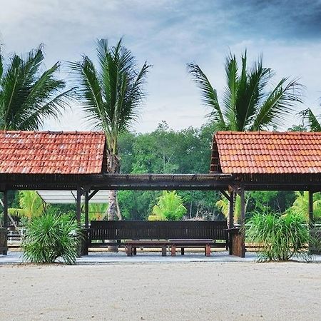 Hs Farm Waterpark Hotel Muar Exterior foto