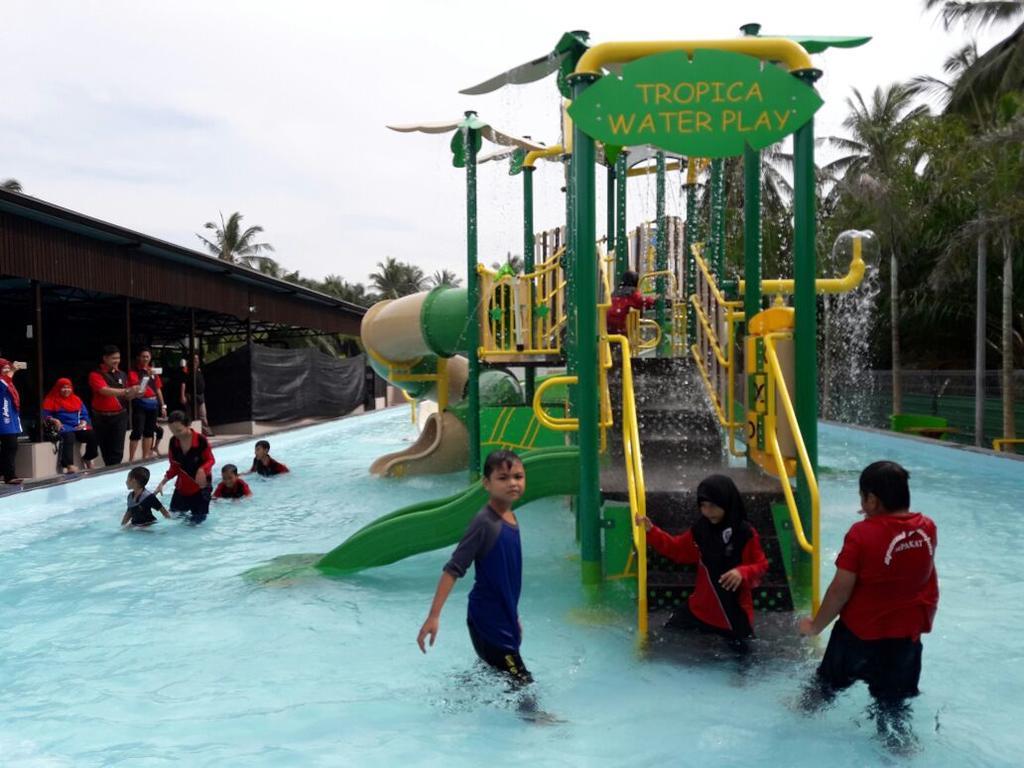 Hs Farm Waterpark Hotel Muar Exterior foto